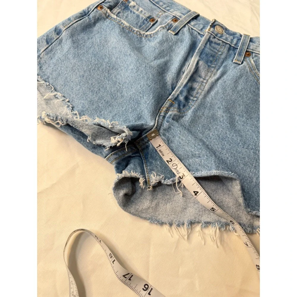 Levi's‎ 501 High Rise Cut Off Denim Shorts Womens 27 Light Mid Wash Button Fly